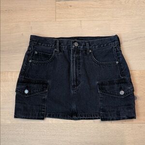Aritzia 90s Mid Rise Cargo Mini Denim Skirt